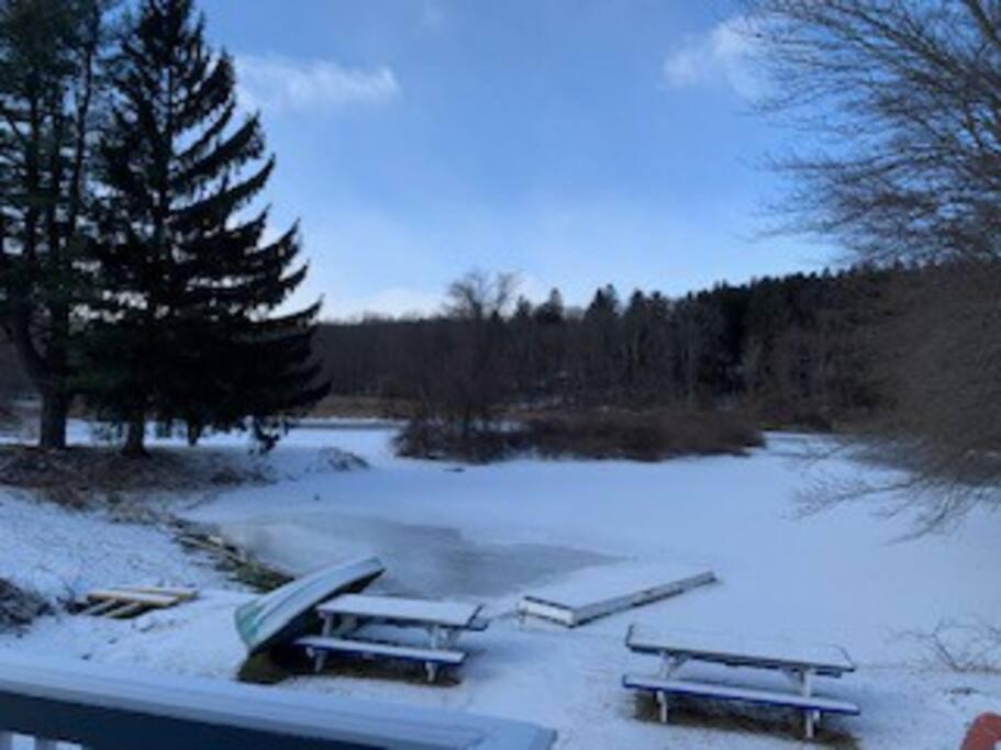 Gorgeous Poconos Springtime By The Lake! Henryville Exterior photo